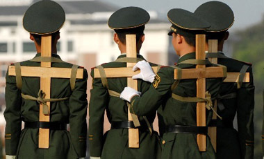 chinese-soldiers-with-christian-cross